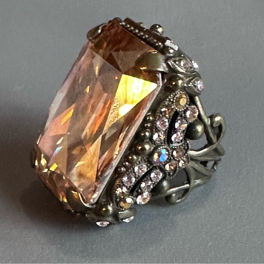 SORRELLI - Emerald Cut Oversized Cocktail Ring